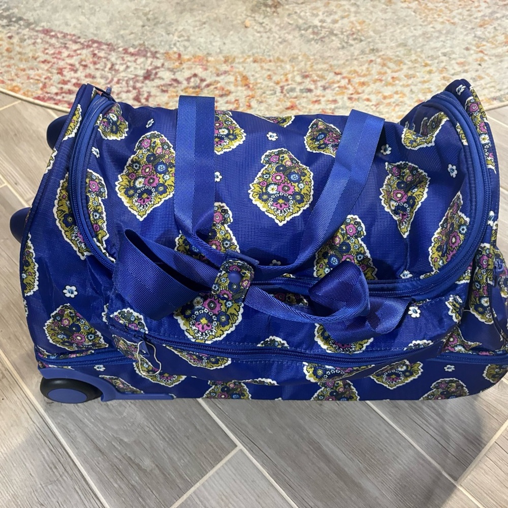 ❤️Vera Bradley Adair Rolling Duffel Bag - Picture 2 of 11